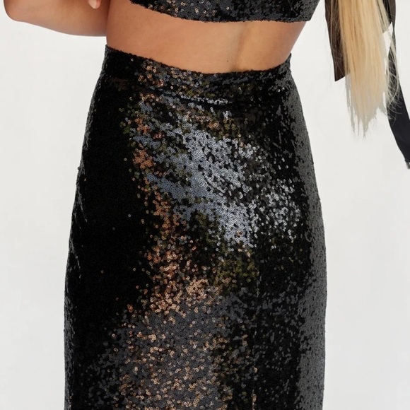 HVN Affie Black Sequin Midi Skirt - Picture 3 of 6
